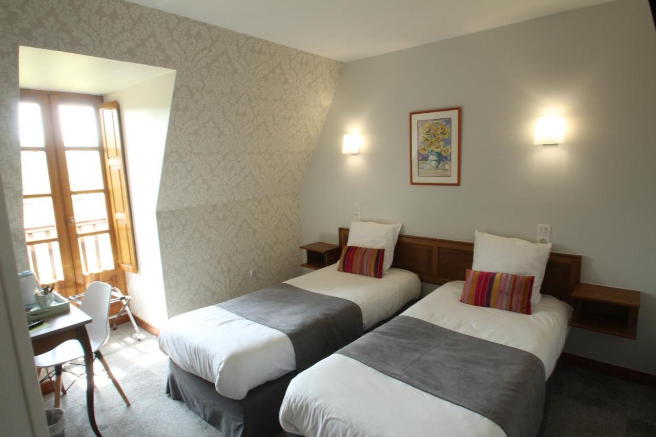 Logis Hotel Archambeau Thonac Eksteriør bilde