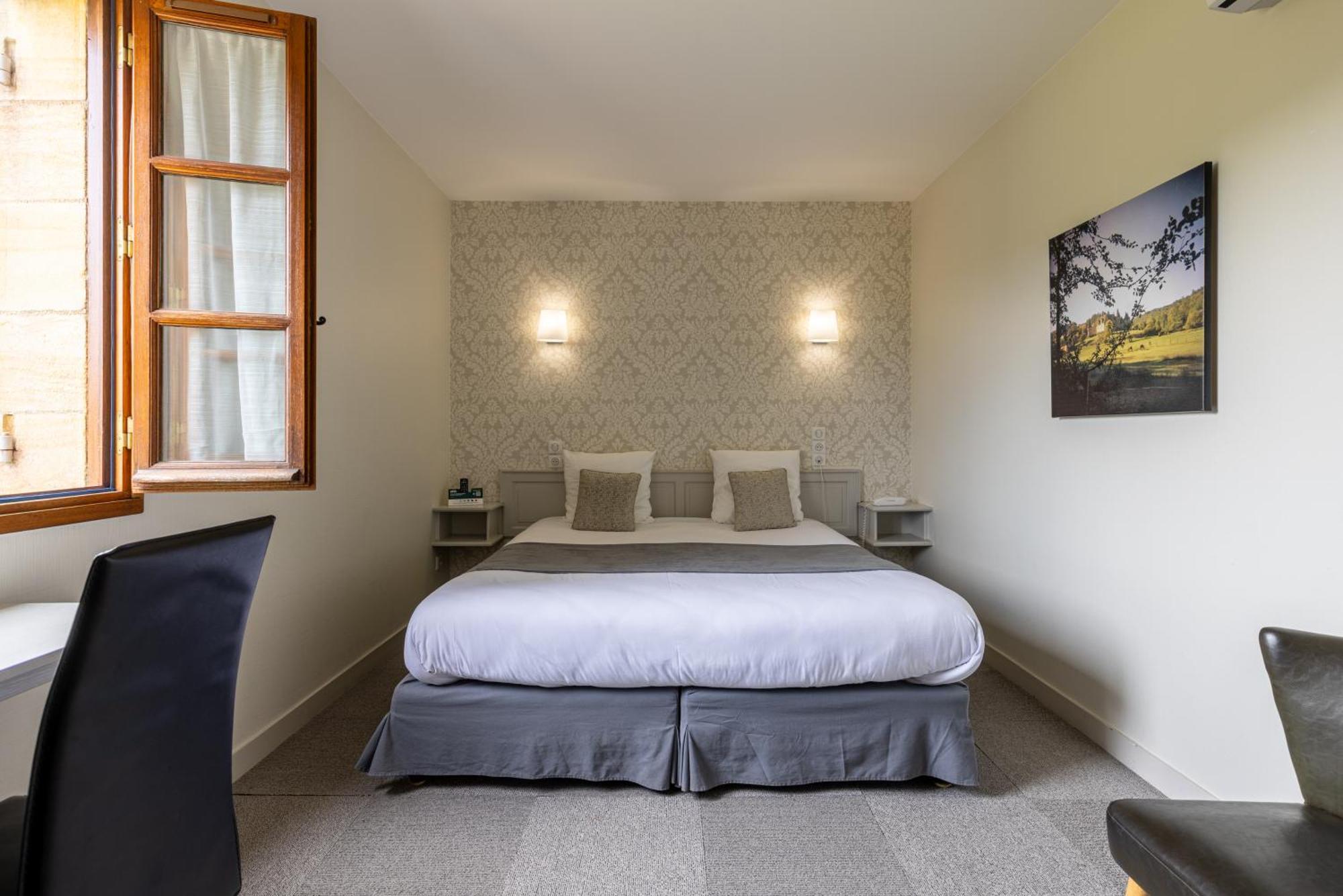 Logis Hotel Archambeau Thonac Eksteriør bilde