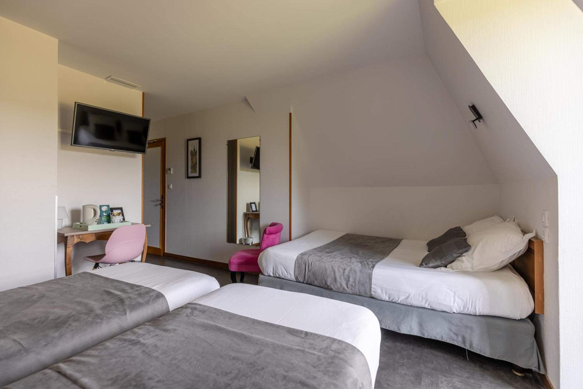 Logis Hotel Archambeau Thonac Eksteriør bilde