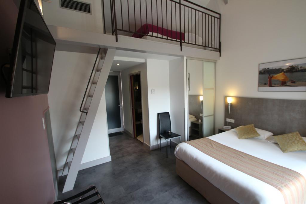 Logis Hotel Archambeau Thonac Eksteriør bilde